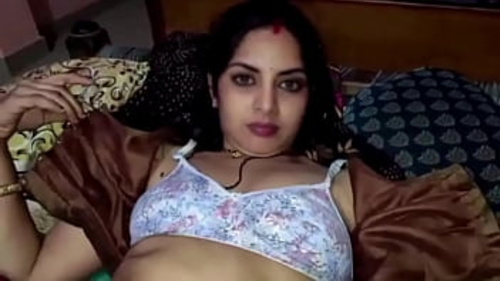 स्टेपब्रदर का भारतीय भाभी मोनू पर क्रीमपाई एक गर्म होममेड वीडियो में।