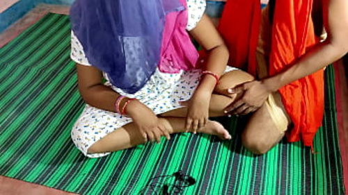 अजय और ऋतु के पास नकली बाबा द्वारा प्रवेश किया गया है, जबकि वे दूर हैं