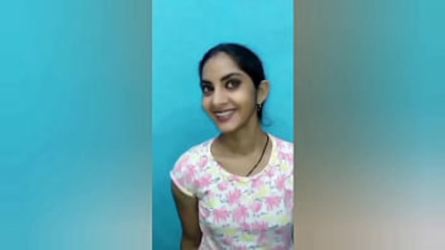 मोनू अपने पूर्व प्रेमी और एक अन्य भारतीय साथी के साथ एक जोशीले थ्रीसम में लिप्त होती है।