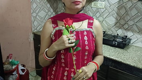भारतीय लड़की सारा अपने सौतेले भाई के साथ डीपथ्रोट और काउगर्ल सेक्स का आनंद लेती है।