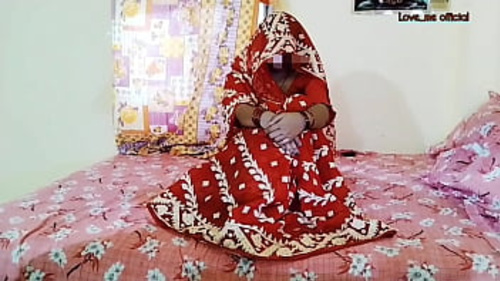 शादी की पहली रात को एक भारतीय नवविवाहित मिली को तीव्र और जोरदार यौन मुठभेड़ में देखें