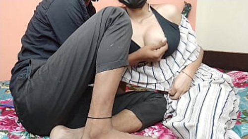 नेहा के लिए पहली बार अनुभव जब सौतेला भाई उसके बड़े स्तनों और तंग गधे को संतुष्ट करता है।